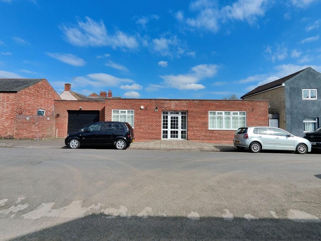 Main image of property: 59 Edinburgh Road, Kettering, Northamptonshire, NN16