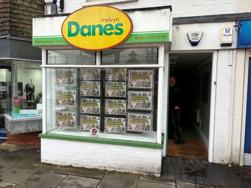 Main image of property: Solihull, 152 High Street, B91 3SX