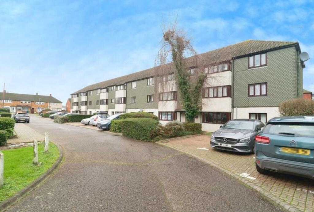 Main image of property: Studio FOR SALE  South Ockendon RM15