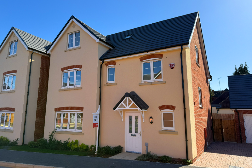 Main image of property: Pecks Hill,
Nazeing,
Waltham Abbey,
EN9 2BU
