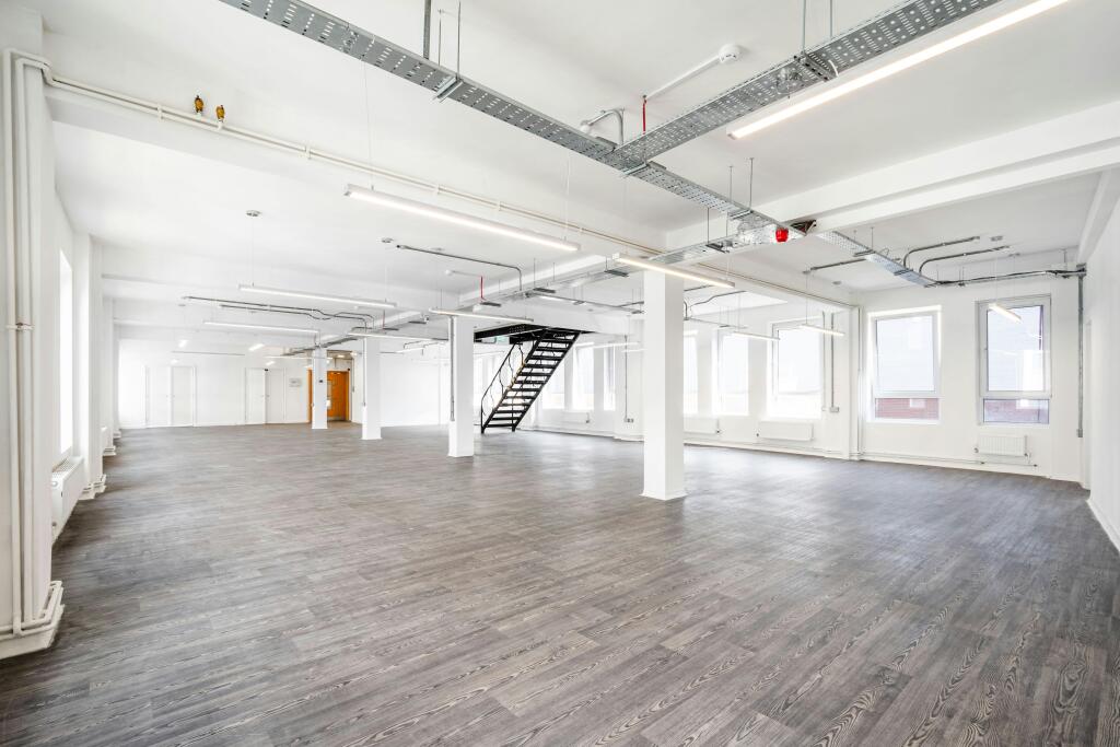 Universal Hse 34F  Low Res 9.jpg