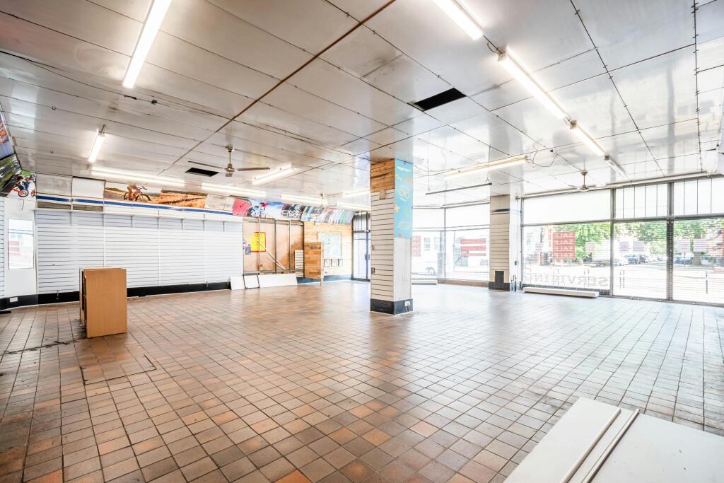 Clapham High St 4042  Low Res 2.jpg