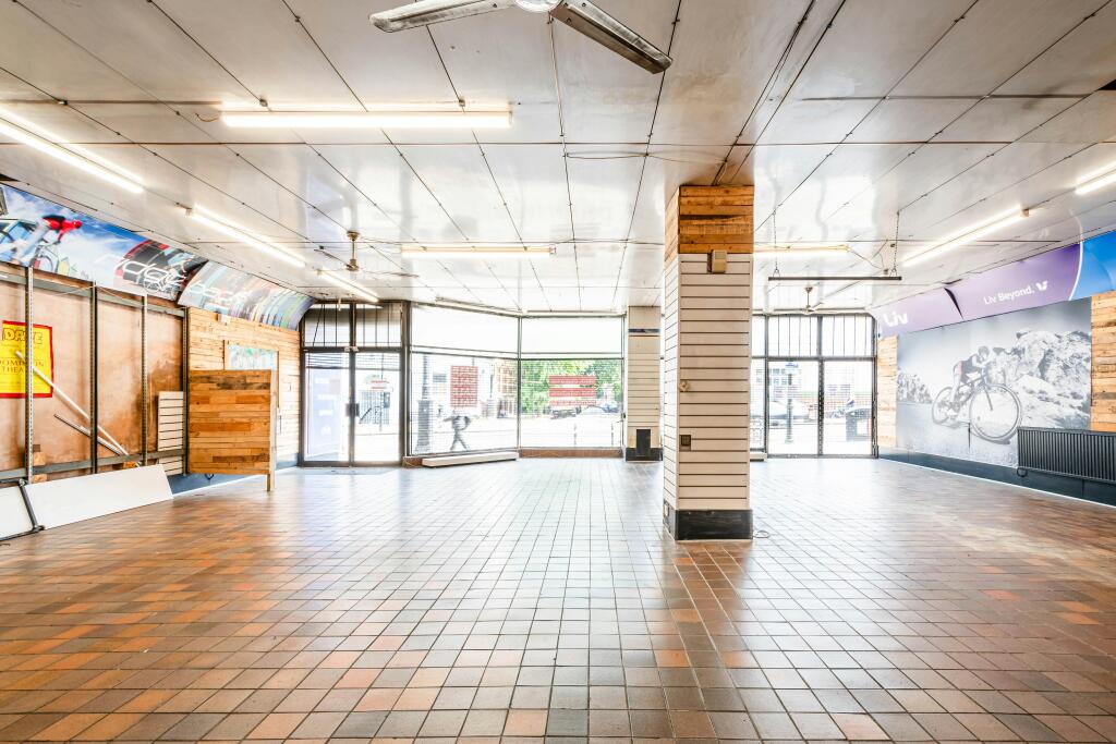 Clapham High St 4042  Low Res 1.jpg