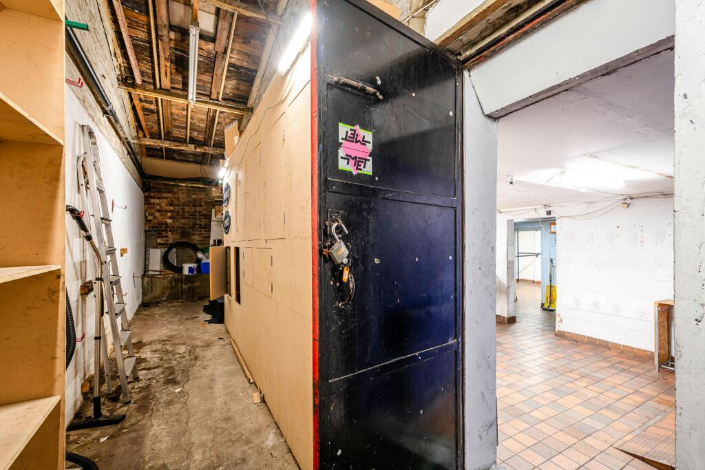 Clapham High St 4042  Low Res 12.jpg