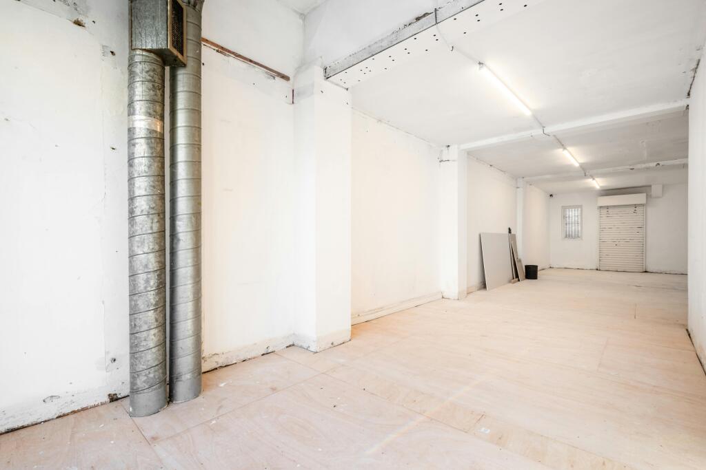 Cambridge Heath Rd 493  6.jpg