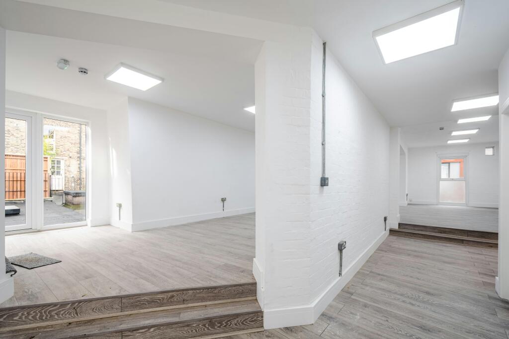 Hackney Rd 237 Low Res 4.jpg