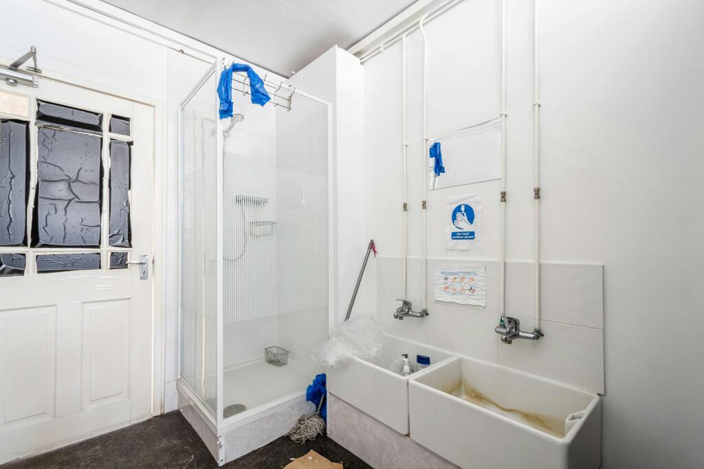 Commercial Rd 595597  Low Res 13.jpg