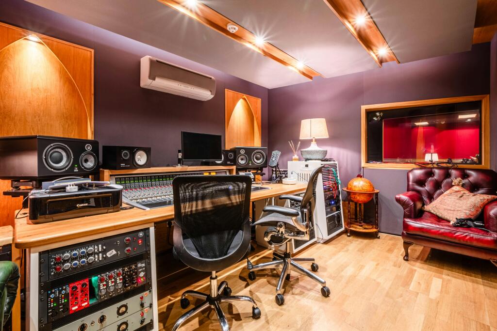 Dock St 15 Low Res 10.jpg