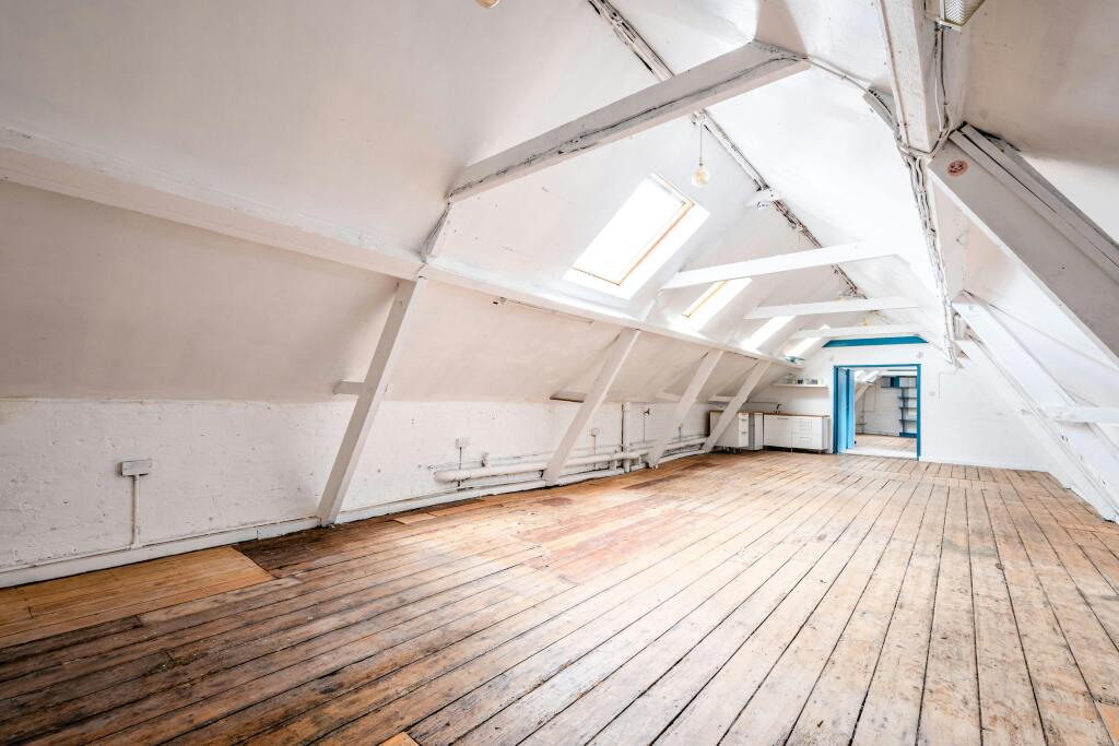 Mile End Rd 88 Unit 5 Low Res 6.jpg