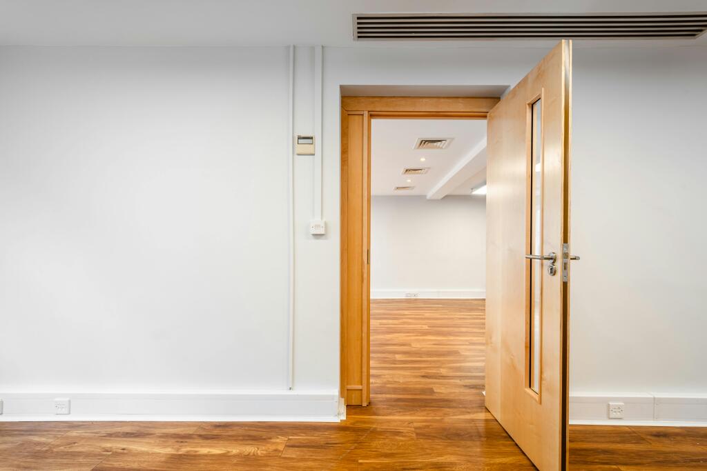 Widegate St 2223 3F  Low Res 10.jpg