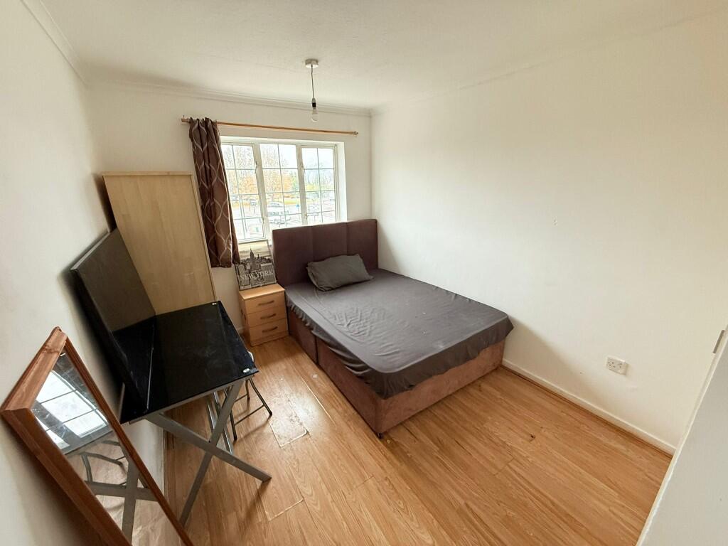 Main image of property: Broomcroft Avenue, Hayes, Middlesex, UB5