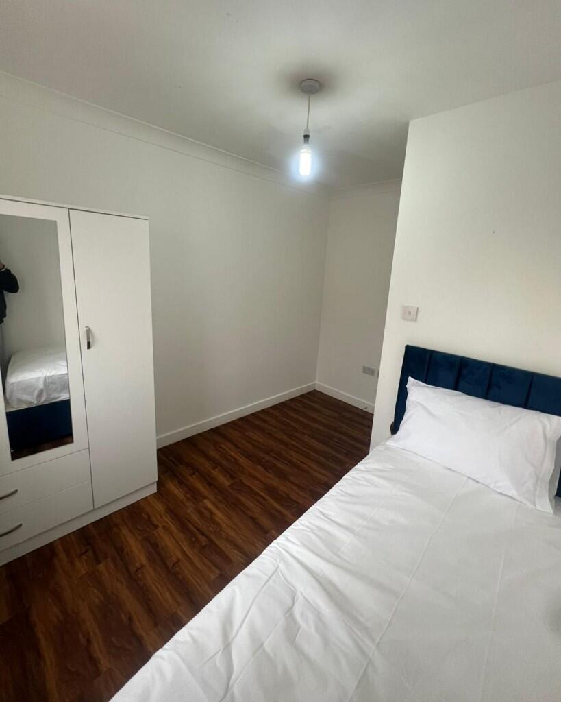 Main image of property: Ballinger Way, Hayes, Middlesex, UB5