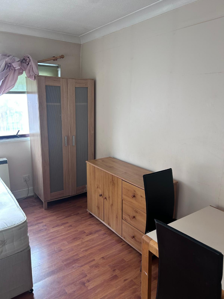 Main image of property: Royal Court, Kings Road, Reading, Berkshire, RG1