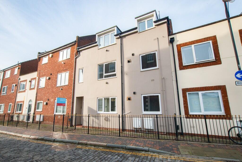 Main image of property: High Street, Hull, East Riding Of Yorkshire, HU1