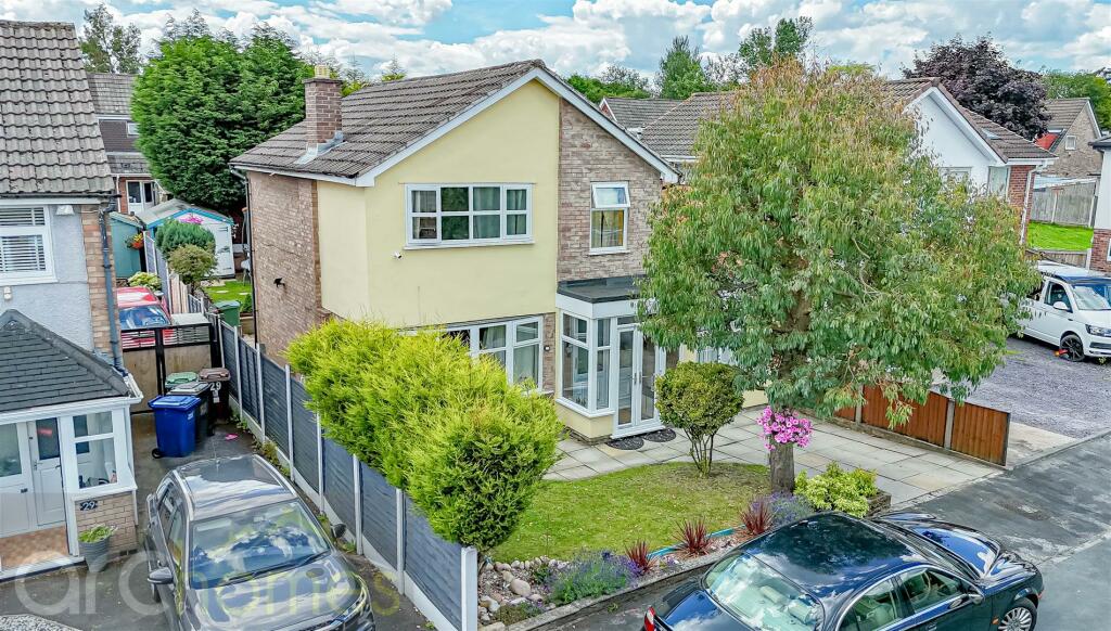 3 bedroom detached house