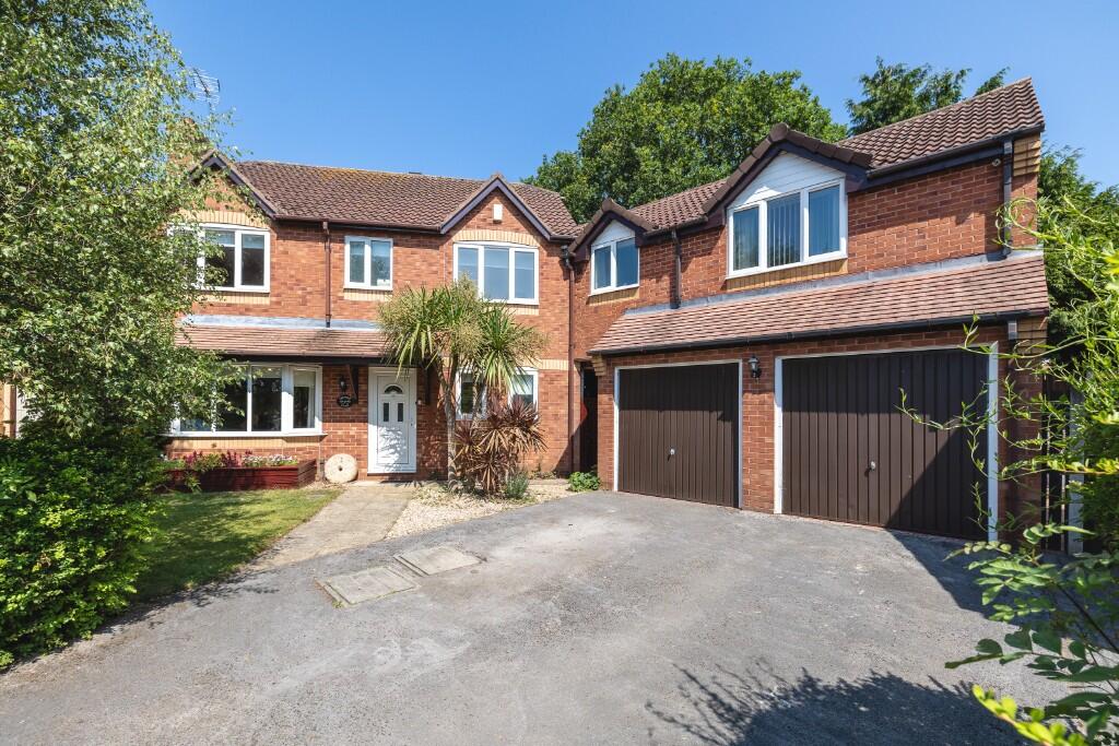 Main image of property: Fairisle Close, Oakwood, Derby, DE21