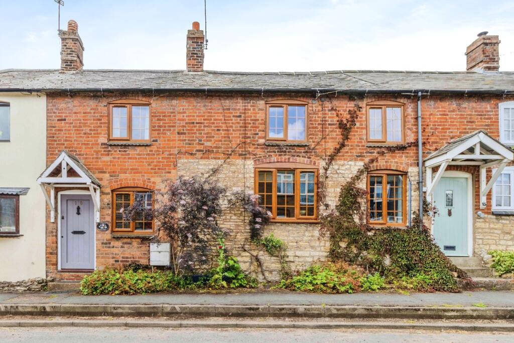 Main image of property: Binswood End, Harbury, CV33