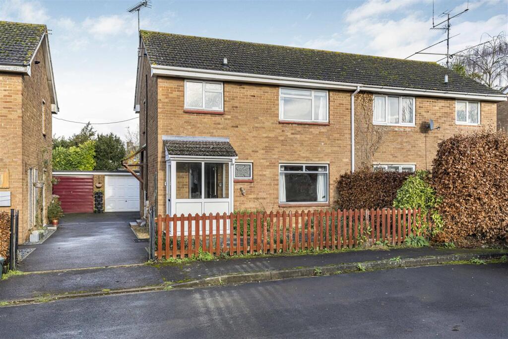 Main image of property: Springfield Close, Watlington