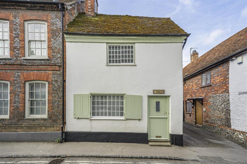 Main image of property: High Street, Watlington