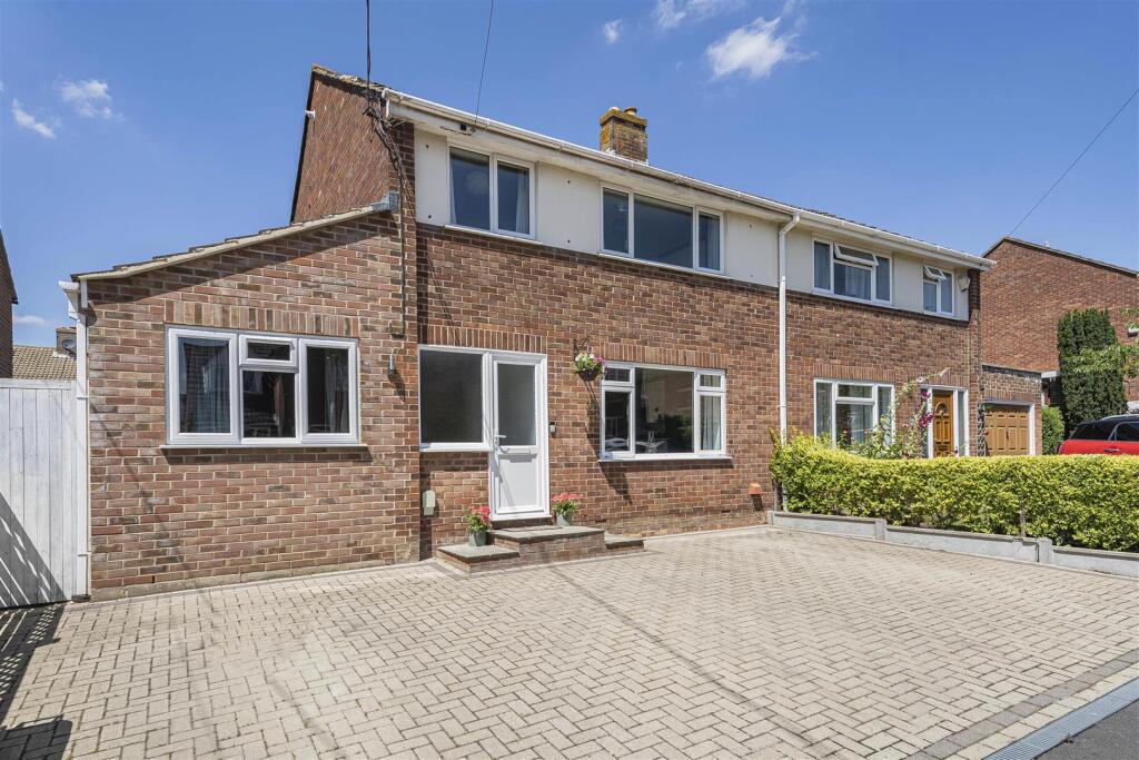 Main image of property: Chapel Lane, Chalgrove, Oxford