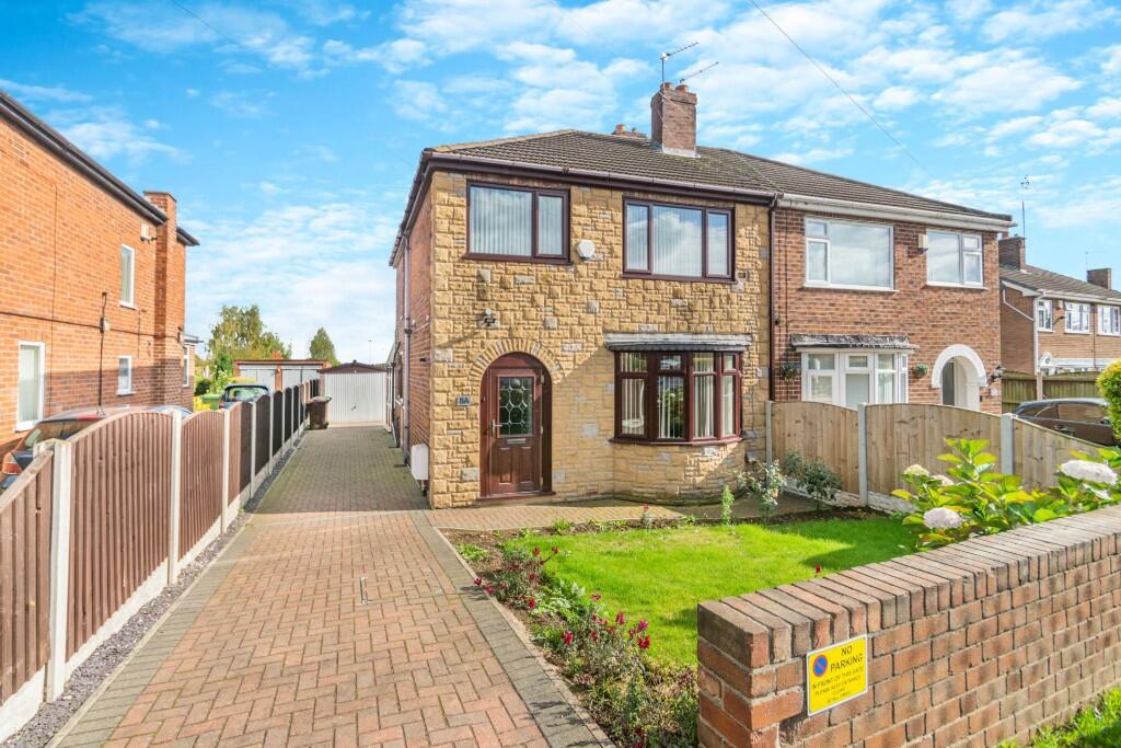 Main image of property: 8a Poplar Avenue, Townville, Castleford, West Yorkshire, WF10 3QJ