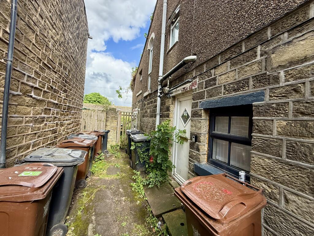 Main image of property: 9 Queen Street, Glossop, Derbyshire SK13 8EL