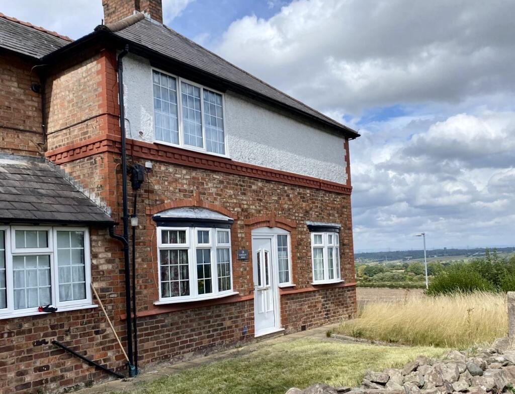 Main image of property: 28 Kingsley Road, Frodsham, Cheshire WA6 6SG