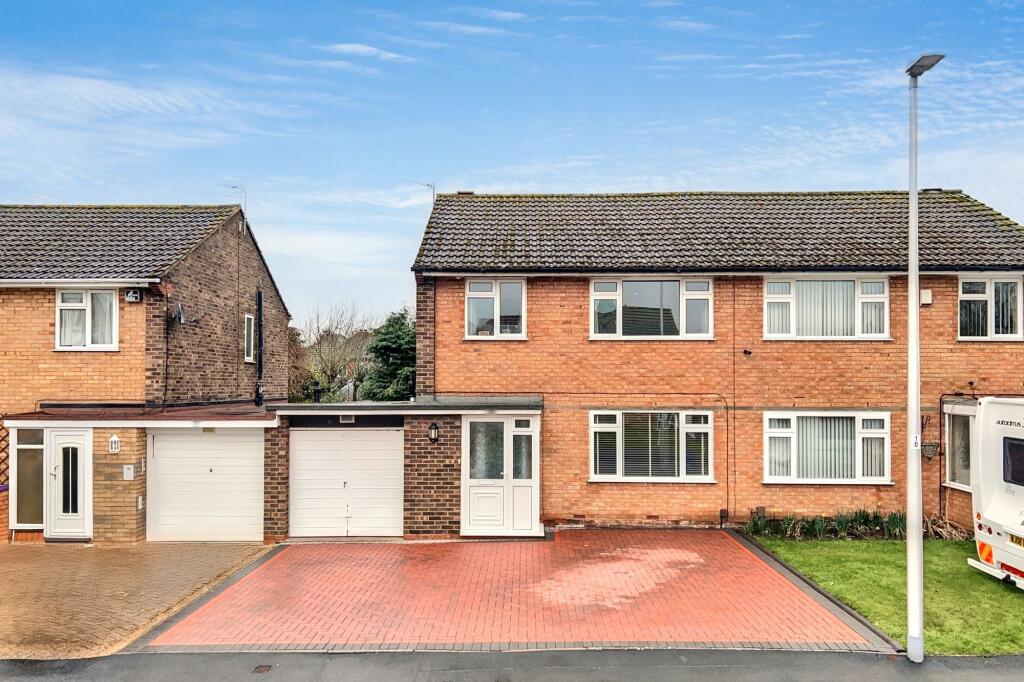 3 bedroom semi-detached house