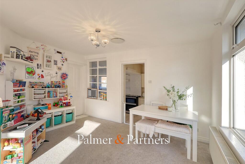 Additional property image - Skinners Lane, Chelmsford, Essex, CM2
