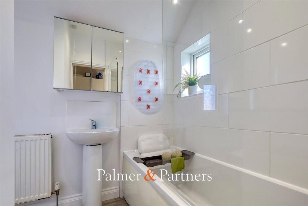 Additional property image - Skinners Lane, Chelmsford, Essex, CM2