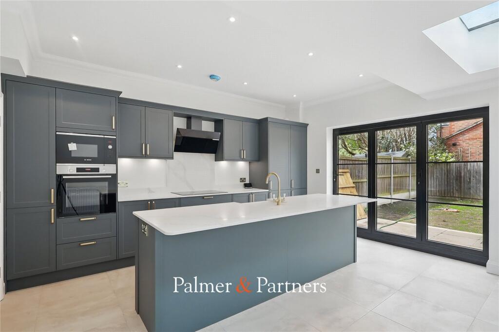 Main image of property: Goldlay Road, Old Moulsham, Chelmsford, Essex, CM2