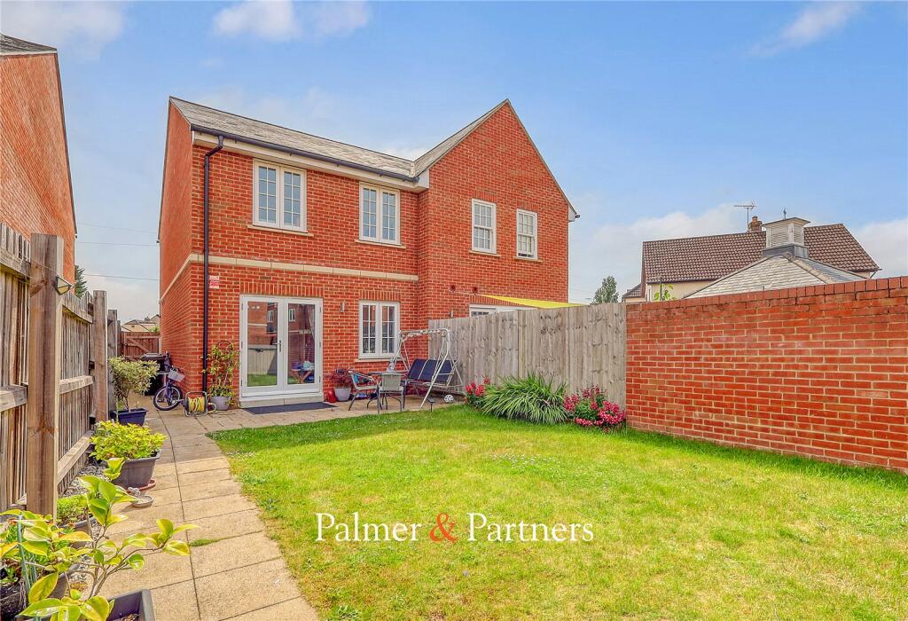 Main image of property: Wood Street, Chelmsford, Essex, CM2
