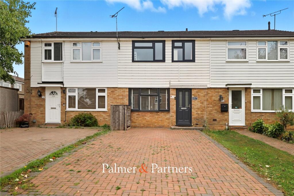 Main image of property: Dorset Avenue, Great Baddow, Chelmsford, Essex, CM2