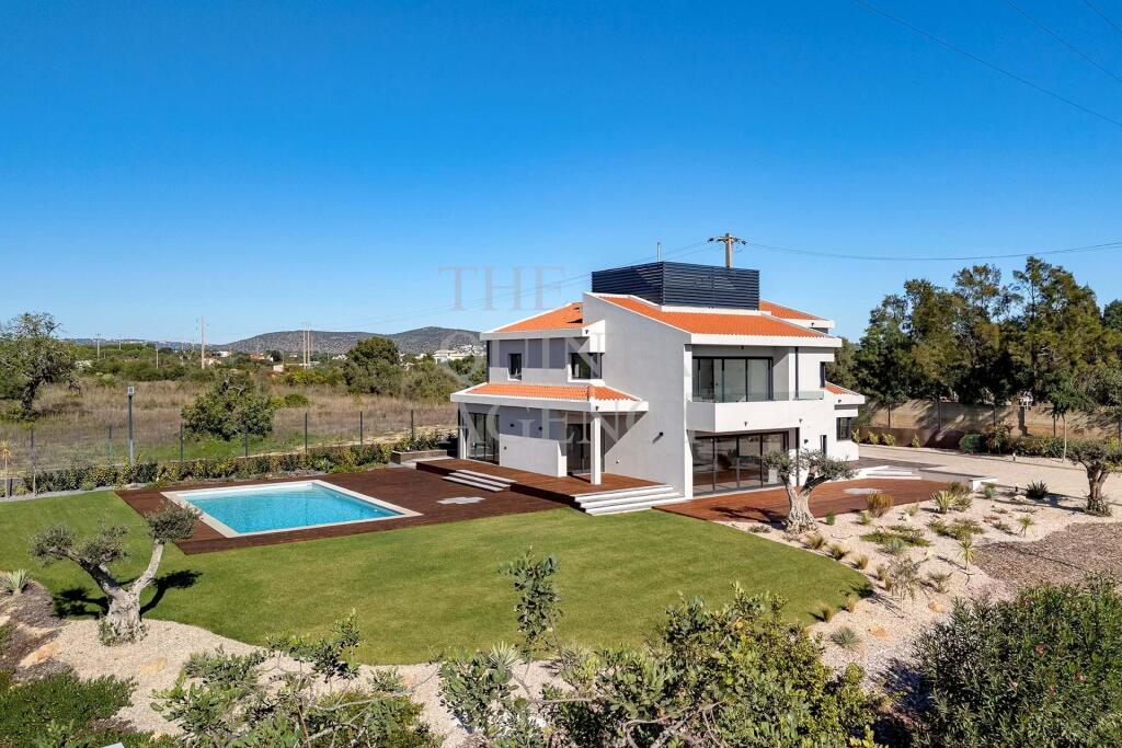 Main image of property: Algarve, Quarteira