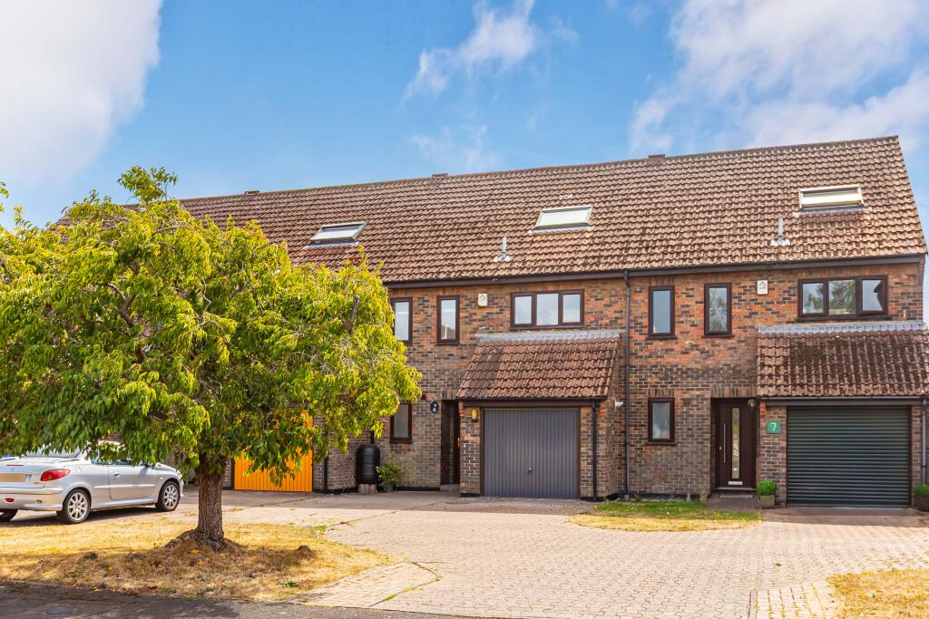 Main image of property: Gladstone Close, Christchurch, Dorset, BH23