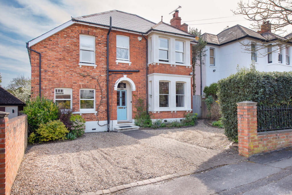 Main image of property: College Avenue, Maidenhead, SL6