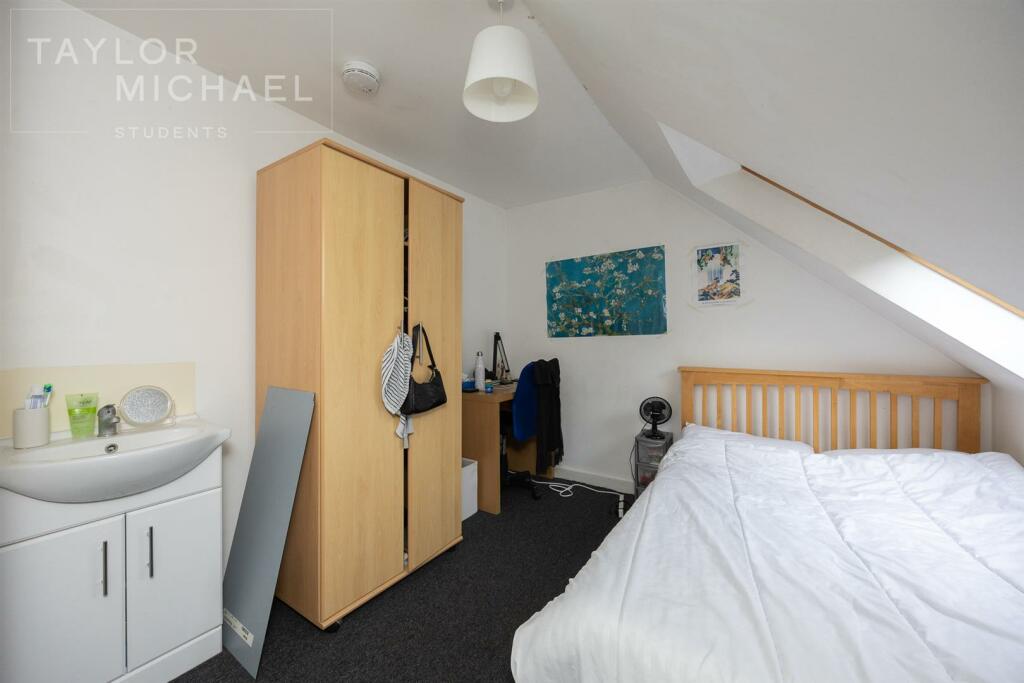 Additional property image - Coldean Lane, Brighton