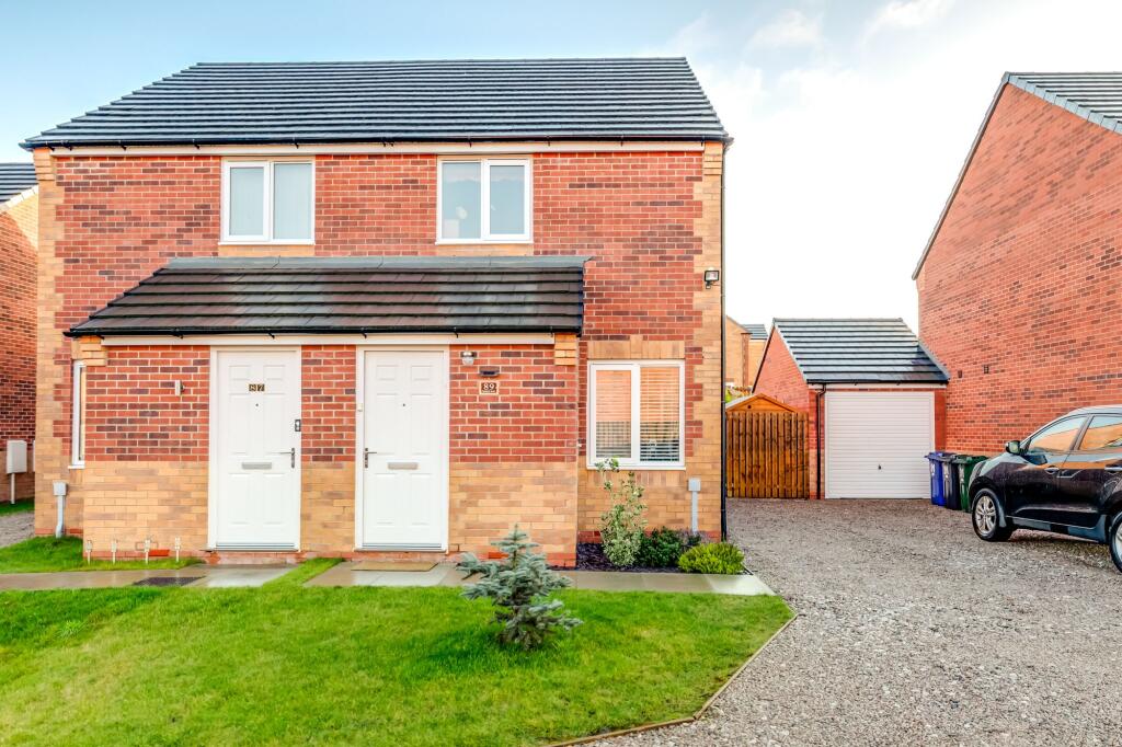 2 bedroom semi-detached house for sale in Findon Way, Skelmersdale, WN8