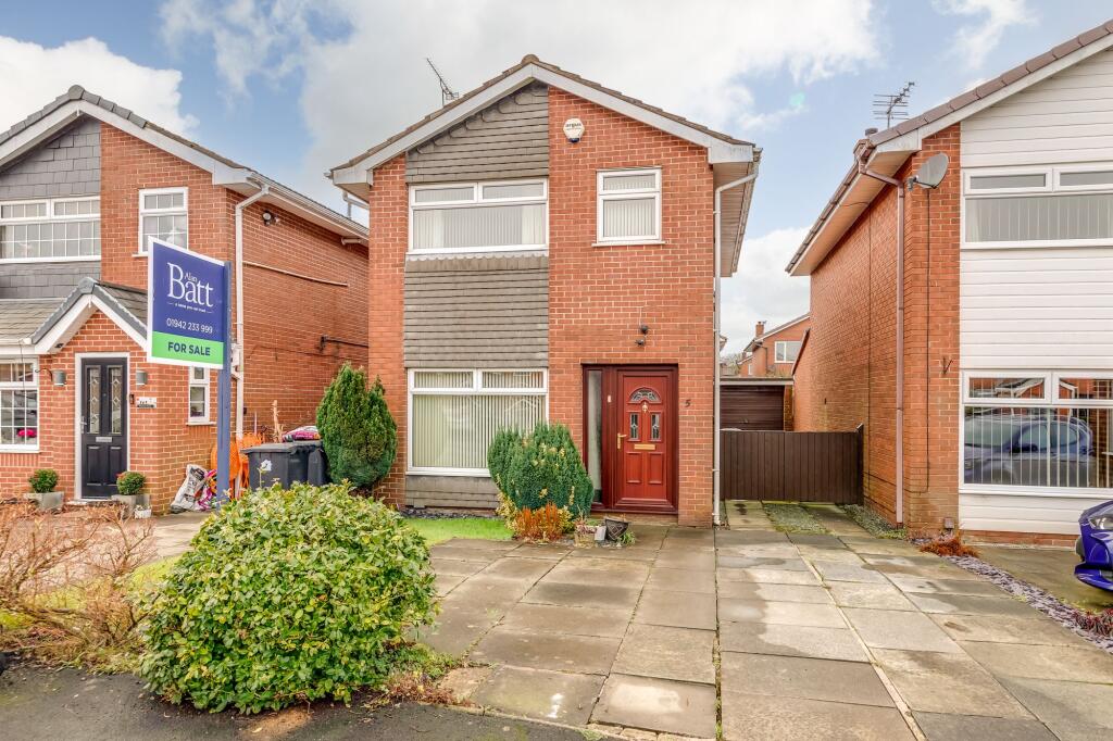 Main image of property: Churton Grove, Standish, WN6