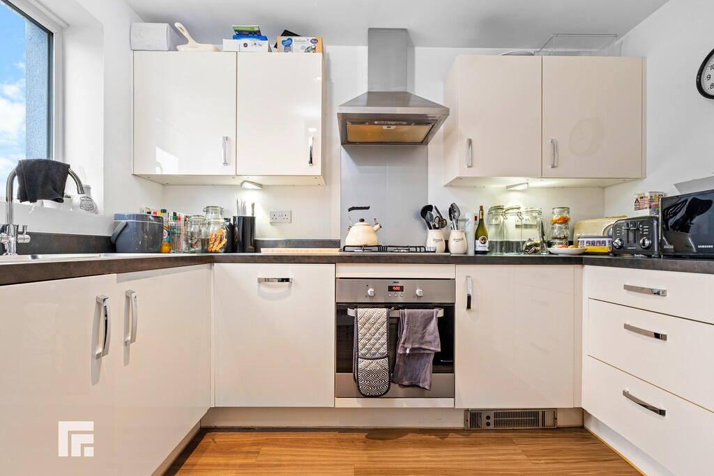 Additional property image - Clos Y Rheilffordd, Barry