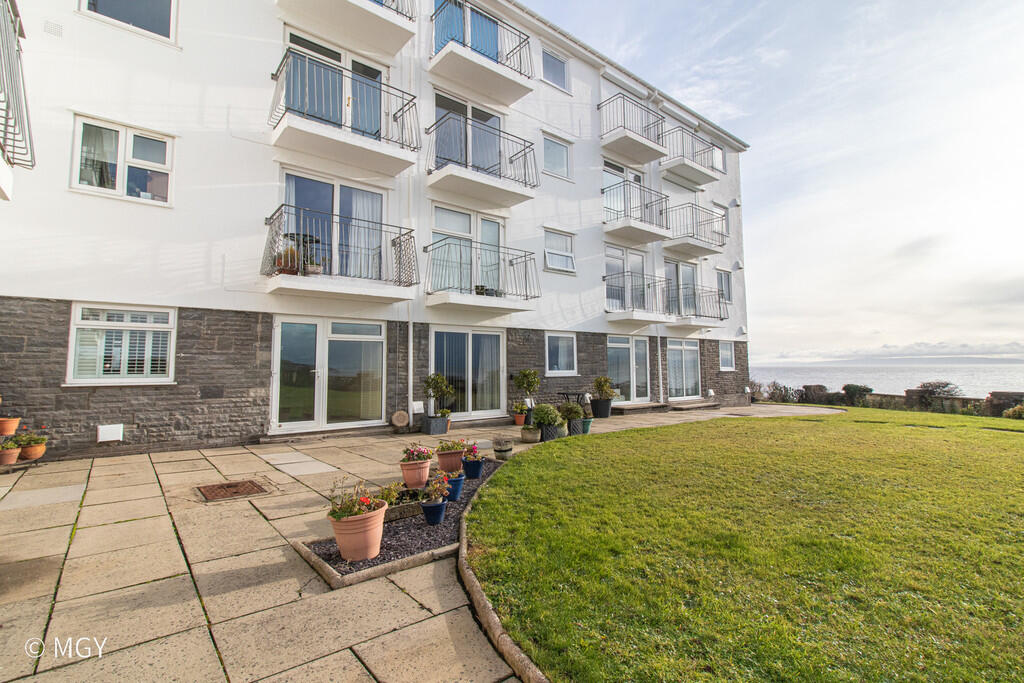 Main image of property: Glan Hafren, Barry