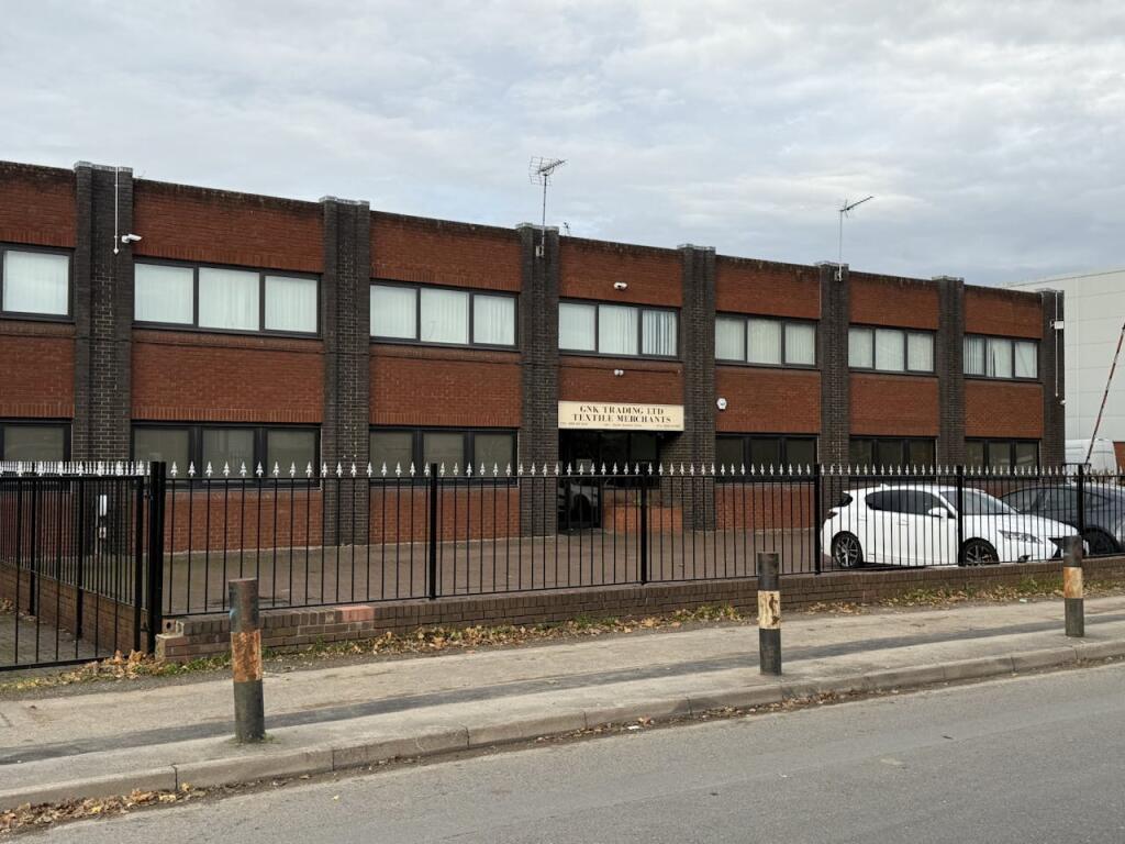 Main image of property: Unit 1 Elystan Business Centre, Springfield Road, Hayes, UB4 0UP