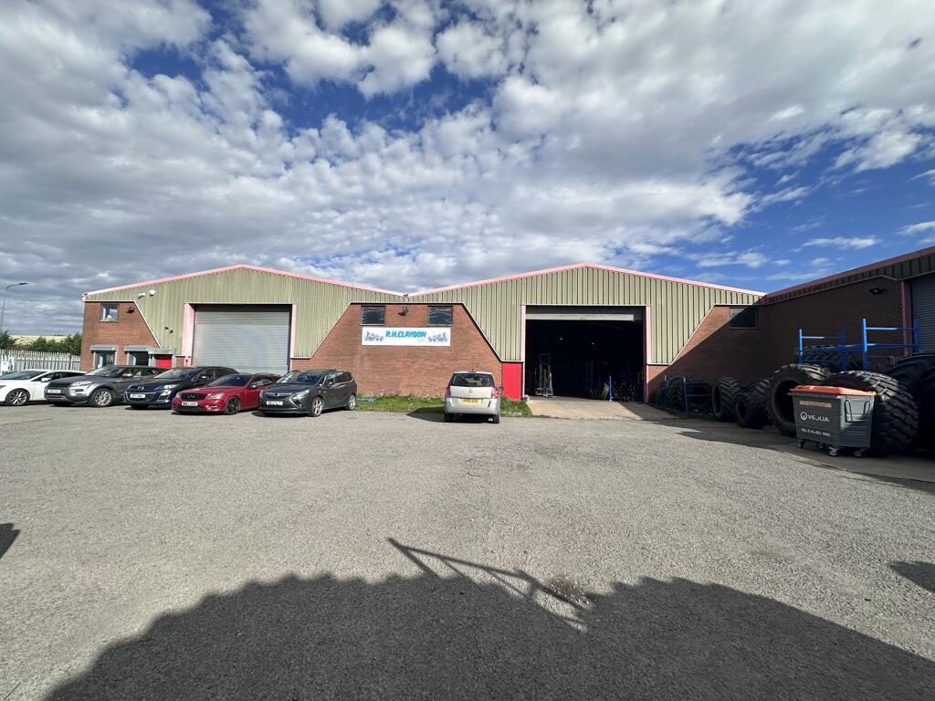 Main image of property: Units 46-48, First Avenue, Flixborough Industrial Estate, Flixborough, Scunthorpe, North Lincolnshire, DN15 8SE
