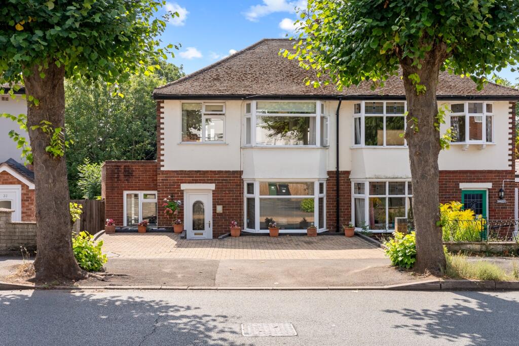 Main image of property: Broadway Grove, Worcester, Worcestershire, WR2 5EU