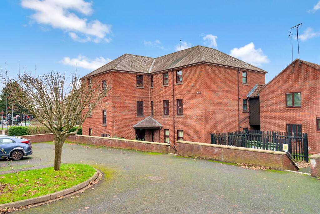Main image of property: Bromwich Road, Worcester, Worcestershire, WR2 4AA