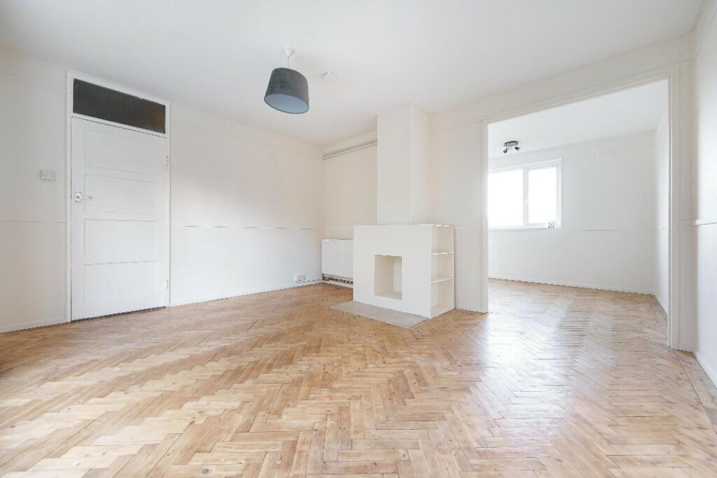 Additional property image - 14 Shaws Way, Bath, Somerset, BA2