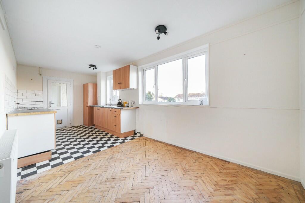 Additional property image - 14 Shaws Way, Bath, Somerset, BA2