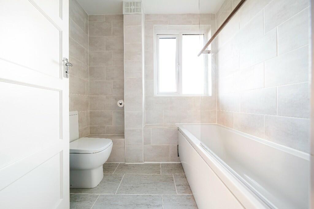 Additional property image - 14 Shaws Way, Bath, Somerset, BA2