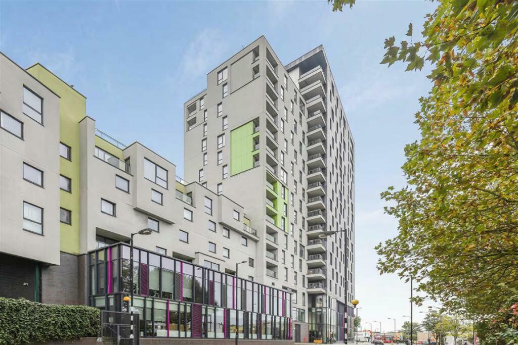 Main image of property: 395 Rotherhithe New Road, Southwark, London, SE16 3FP