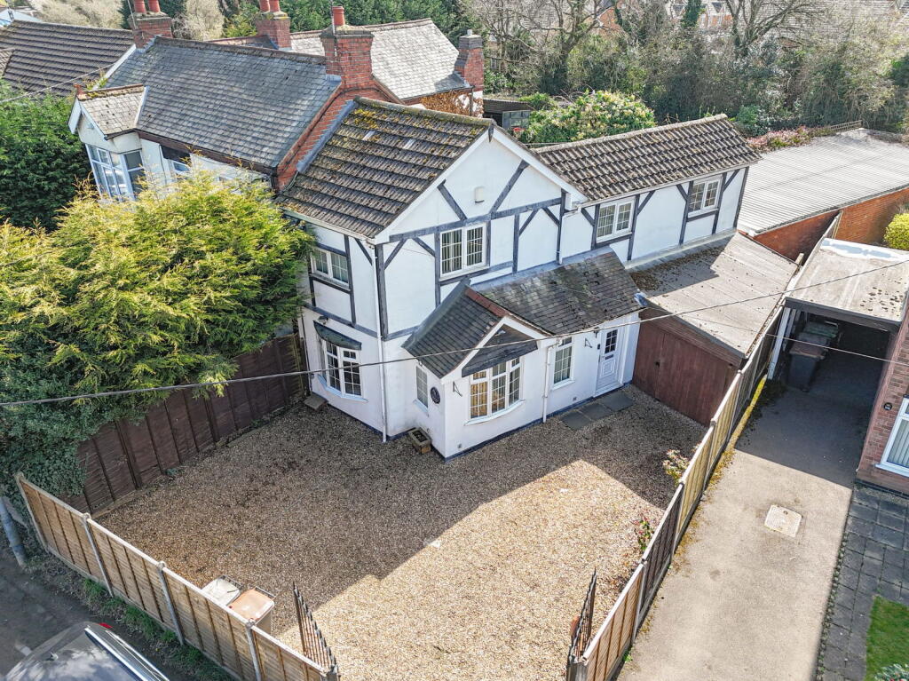 Main image of property: Blackhorse Cottage, Blackhorse Road, CV6 6DL